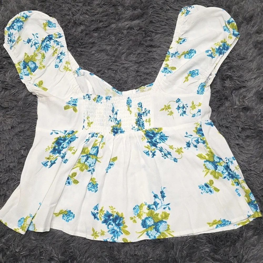 Free People- Close To You- White & Blue Floral Top. Size S